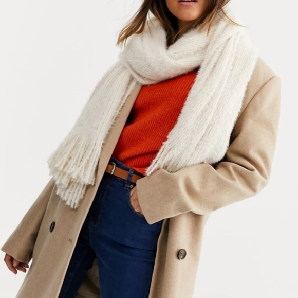 🌼❄️Free People Whisper Fringe Scarf - Picture 7 of 9